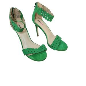 JustFab Morana Green Scalloped Ankle Strap Heels | Size 7.5